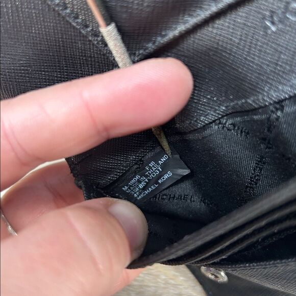 9616 Michael Kors Navy Perforated Crossbody & wallet 243349616 - Picture 11 of 14